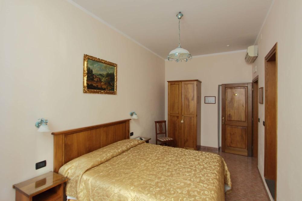 Hotel Margaret Florence Luaran gambar
