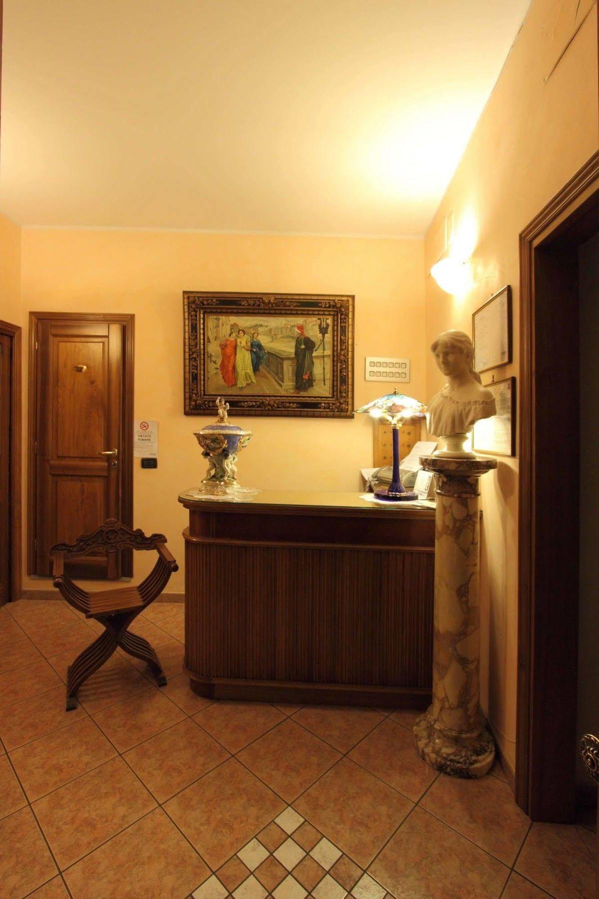 Hotel Margaret Florence Luaran gambar