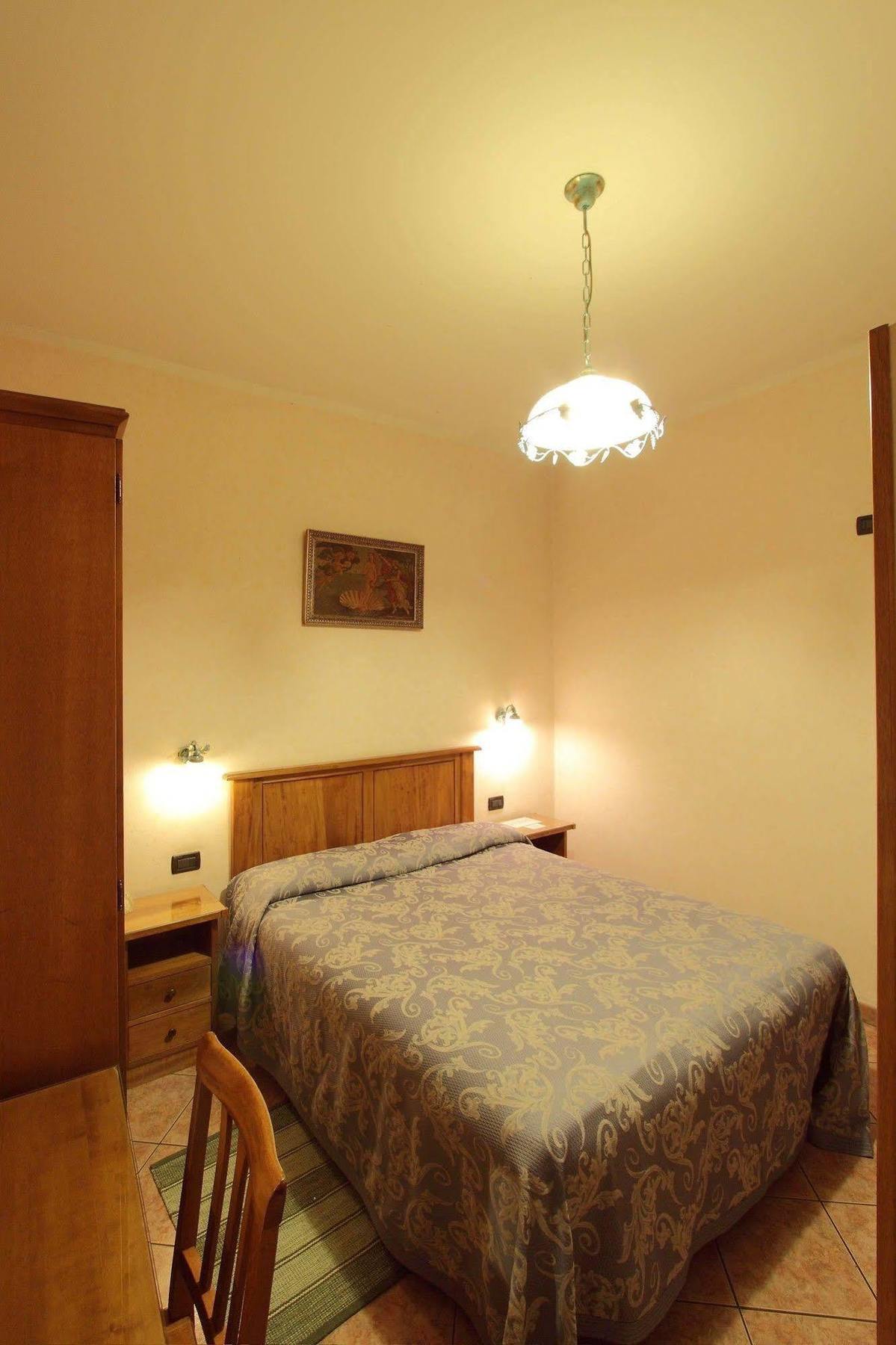 Hotel Margaret Florence Luaran gambar